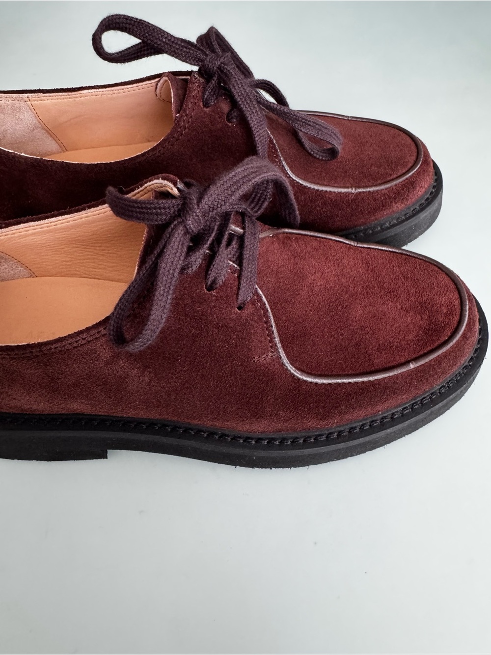 A.P.C.
GAELLE SHOES
Dark chestnut brown desert ankle shoes in suede split. - Picture 2 of 11